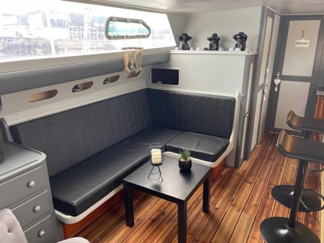 Exceptionnel Bateau Maison Reine Mathilde Ouistreham Ngoại thất bức ảnh